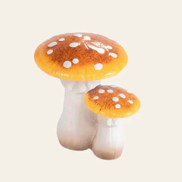 Funghi in terracotta marroni bassi